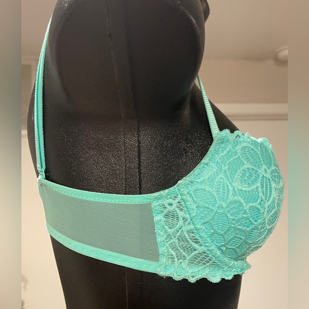 3 Victoria’s Secret/Pink Bra’s, Size 34 C - Picture 3 of 16
